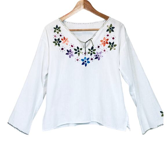 Vintage 1970s Handmade Embroidered Blouse Florals on White Chambray Size S - Picture 9 of 9